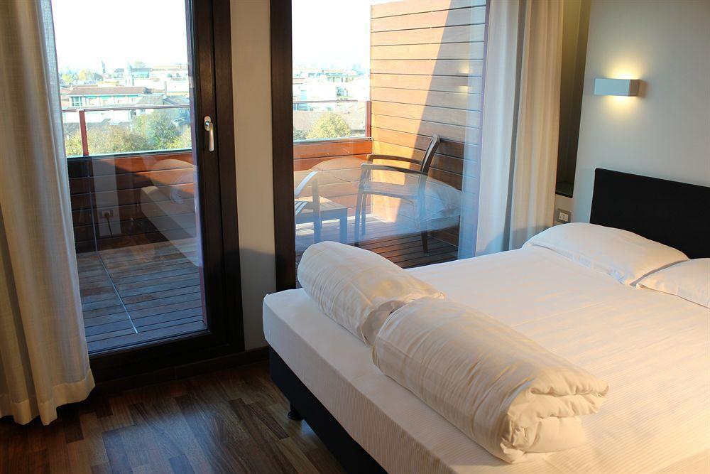 Hotel Verona Ngoại thất bức ảnh